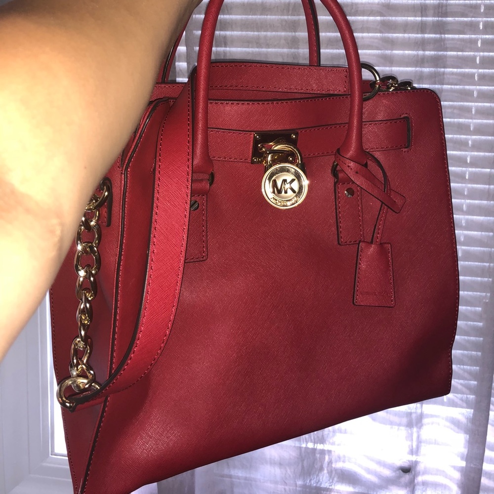 Michael Kors PURSE (price is negotiable)